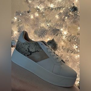 White/ snake print platform sneakers